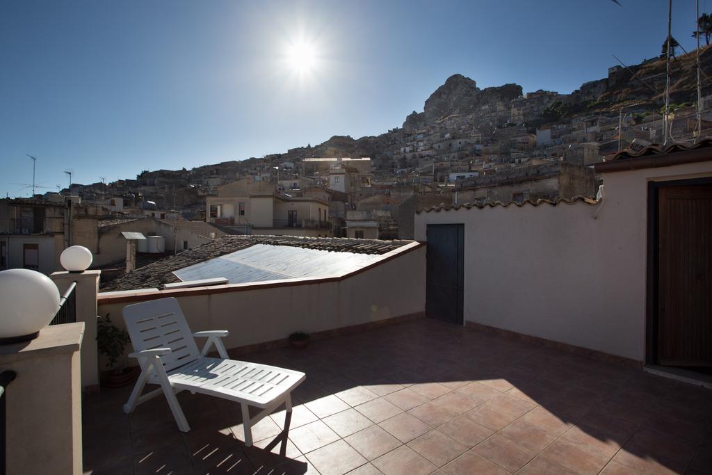 Bed And Breakfast Sotto Le Stelle Caltabellotta Exteriör bild